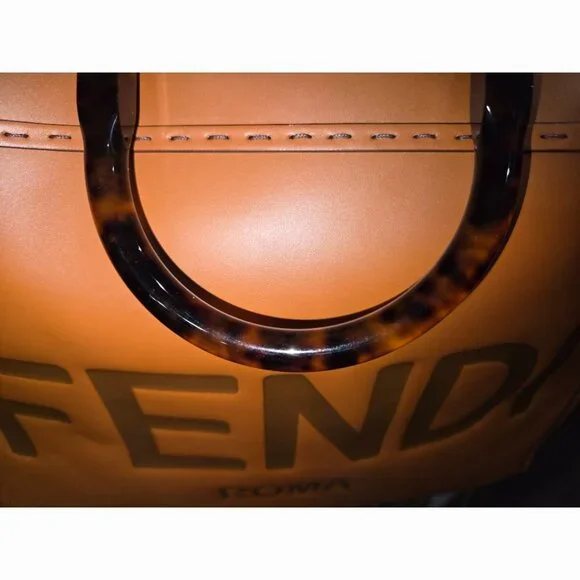 Pristine Authentic Fendi Roma Satchel - Picture 2 of 12